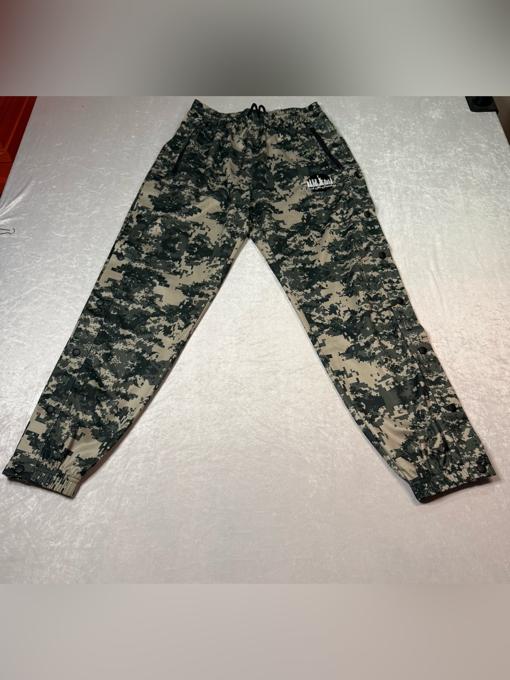 Look No Further Digital Camo Jogger Pants - Olive/Black/Cream